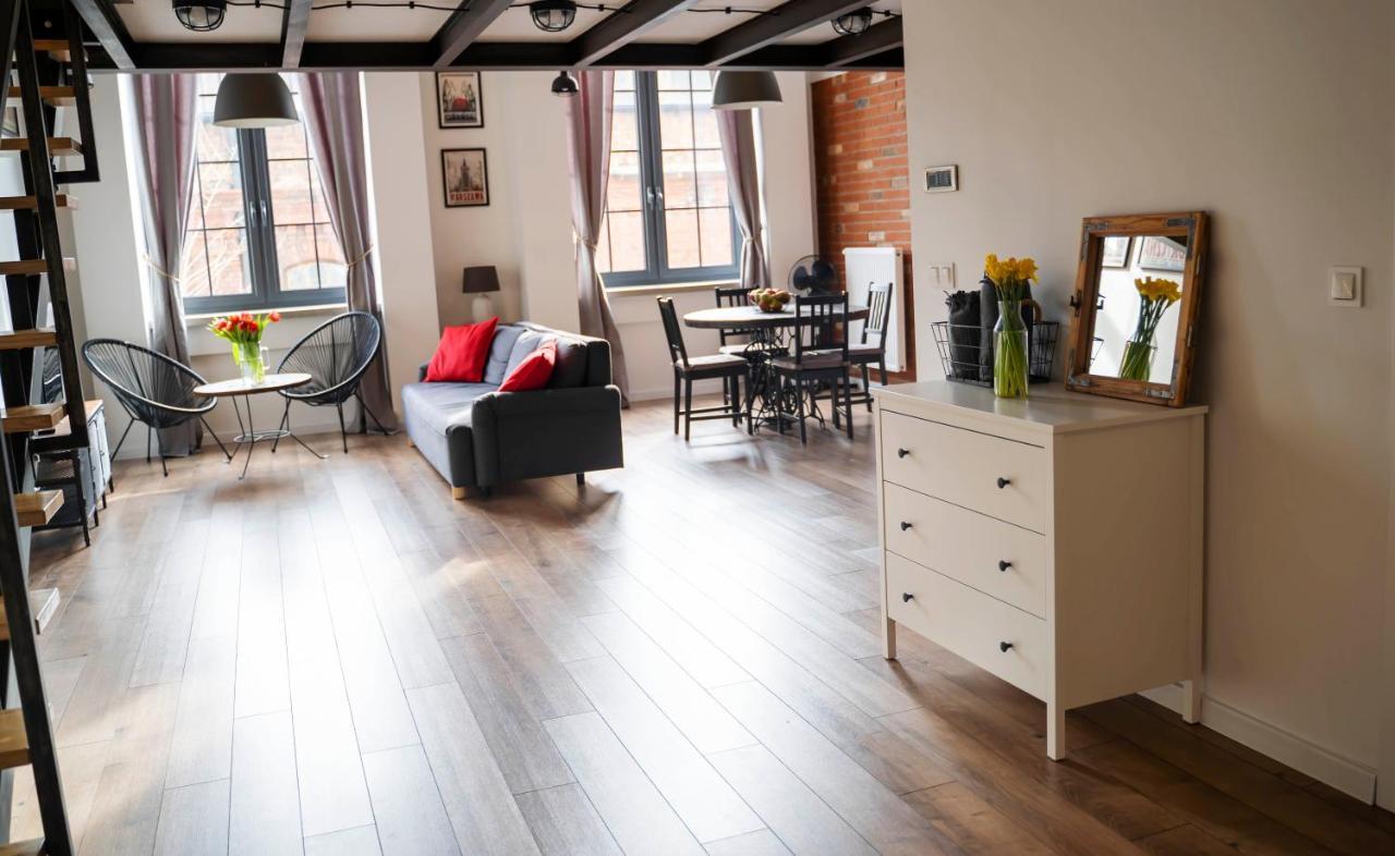 Redcity Loft Zyrardow Bagian luar foto